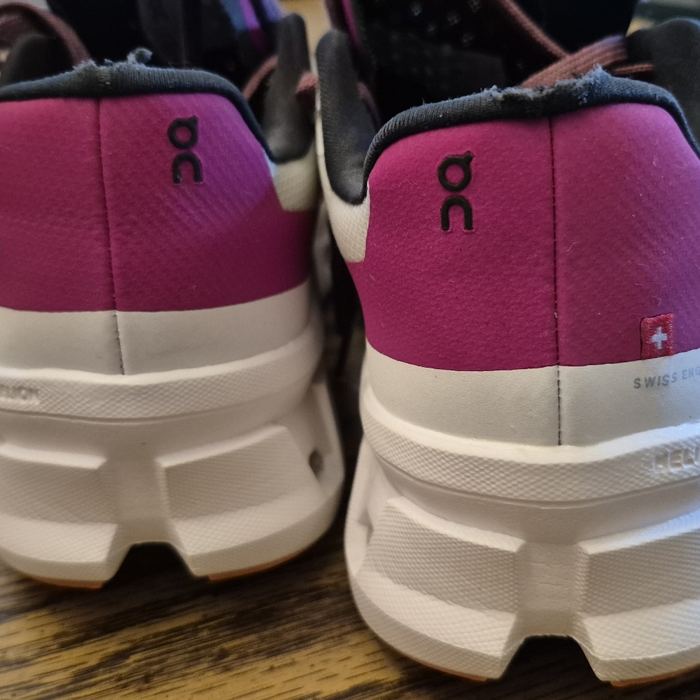 On Running Orange Pink Sneakers with Cloud Cushioning - Picture 4 of 8